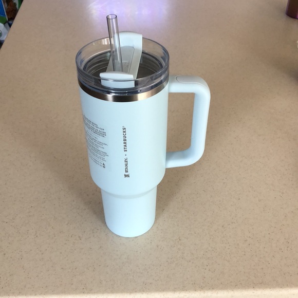 New Starbucks Stanley cup - Picture 2 of 4
